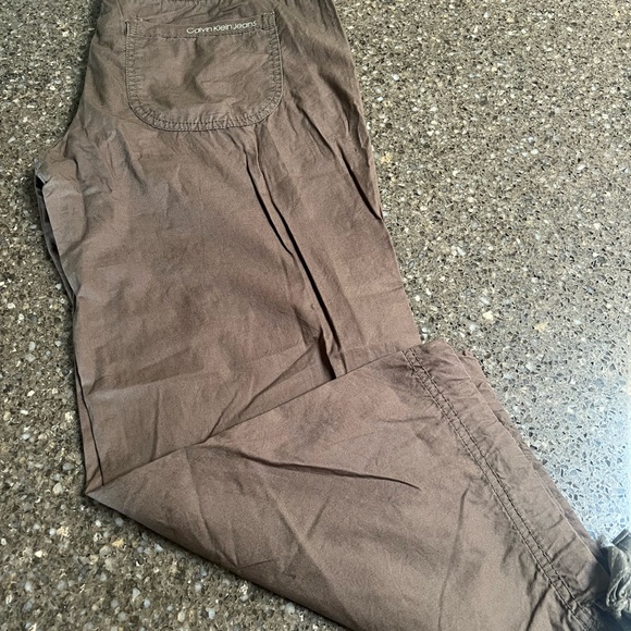 Calvin Klein Poplin Cargo Capri Pants Size 10 Drawstring Hem Logo Pocket EUC - Picture 1 of 9
